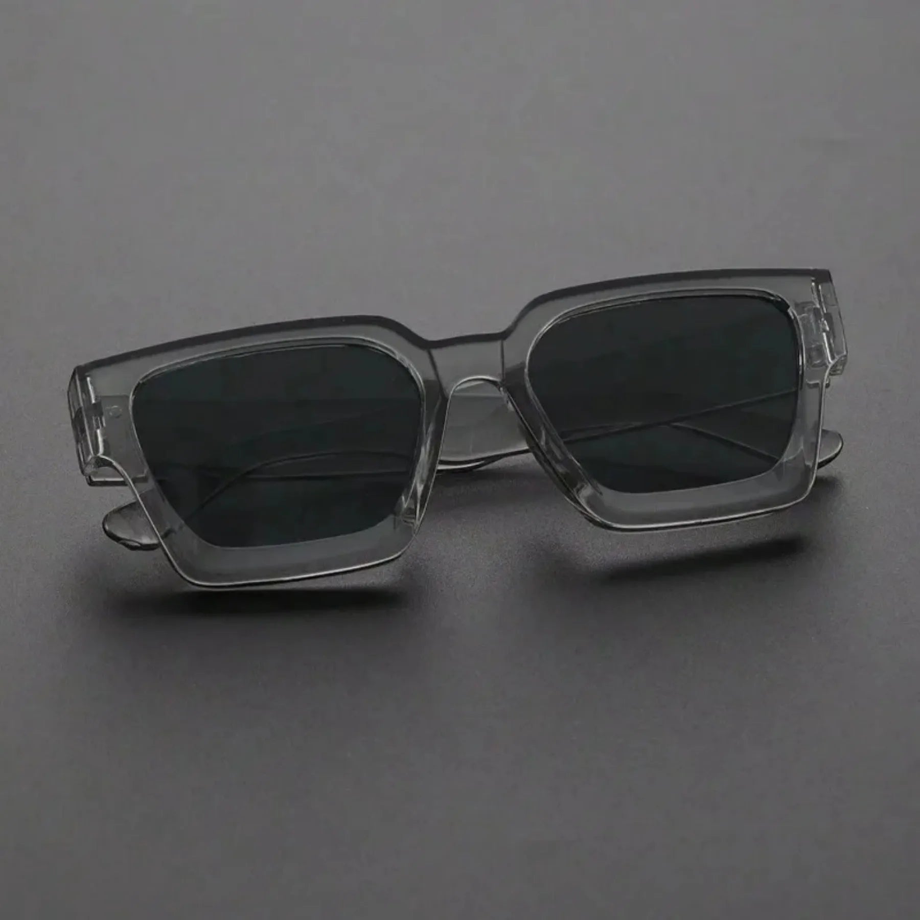 Crackow Modern Wayfarer Sunglases