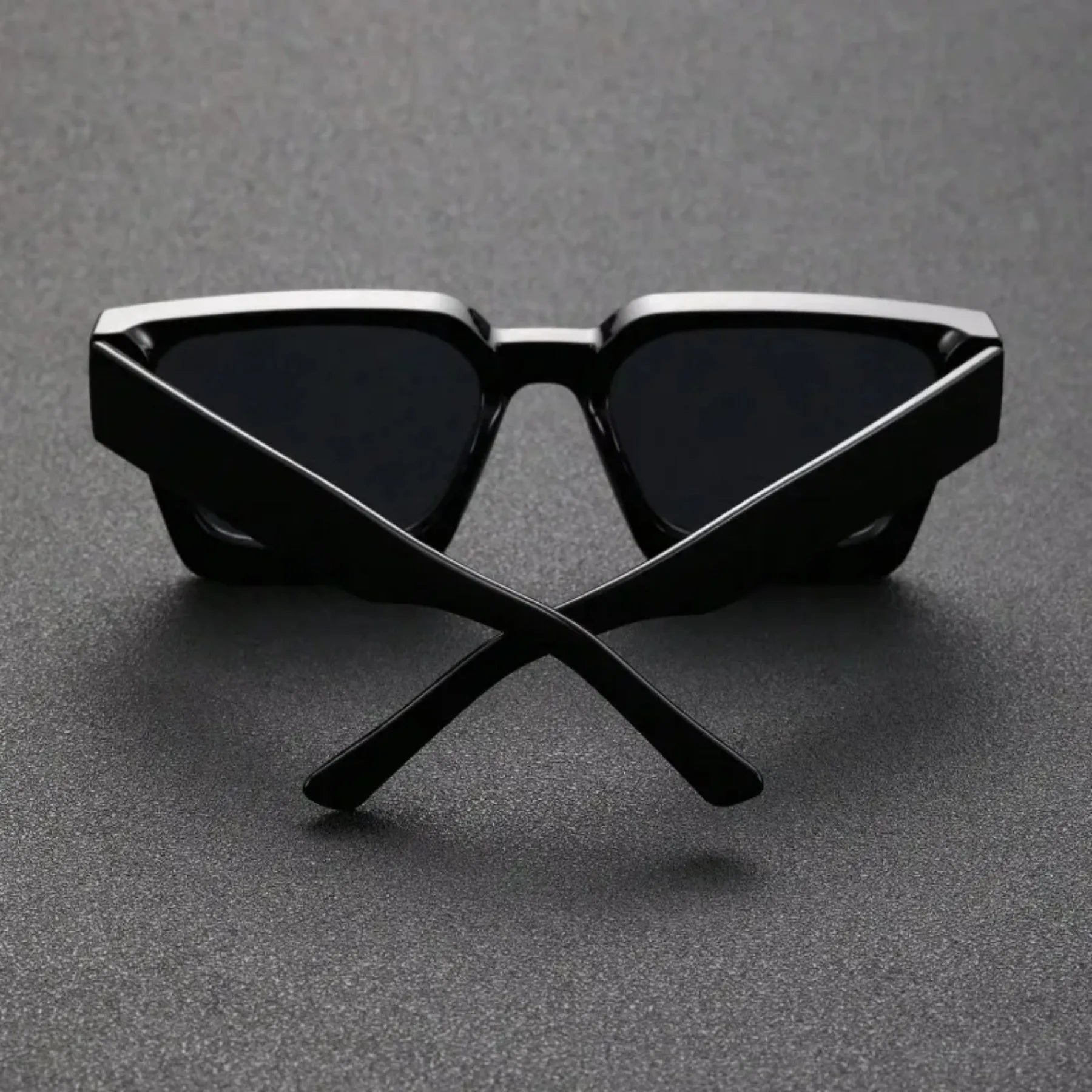 Crackow Modern Wayfarer Sunglases