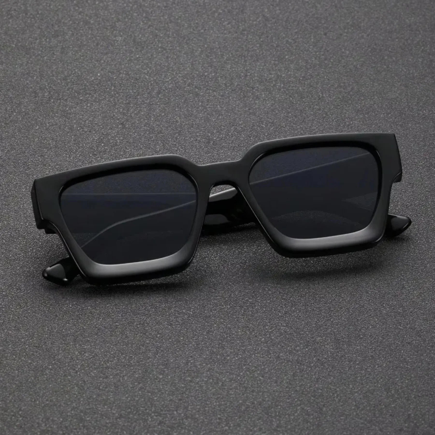 Crackow Modern Wayfarer Sunglases